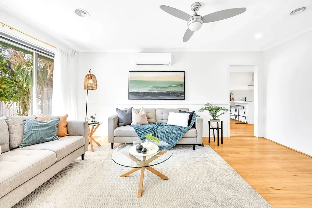 Seaford 3ਬੈੱਡਰੂਮ The Brief: Private & Versatile Corner Living – Dual Driveways Beside Shops & Transport