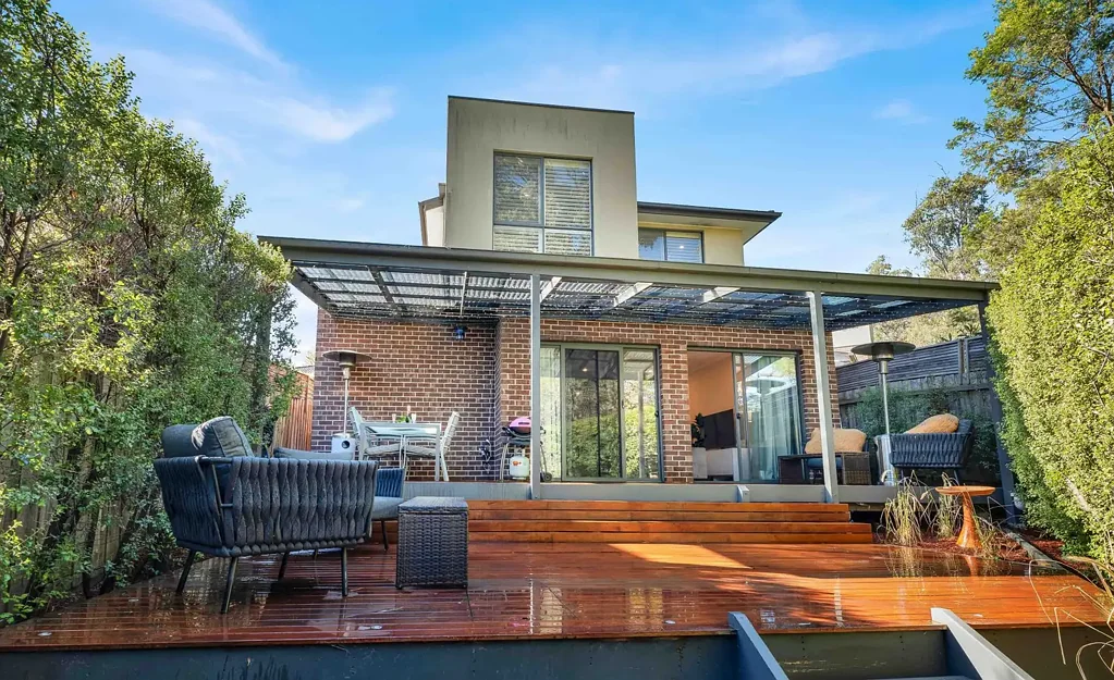 Doncaster East 3ਬੈੱਡਰੂਮ A Hidden Gem with Spectacular Reserve Views