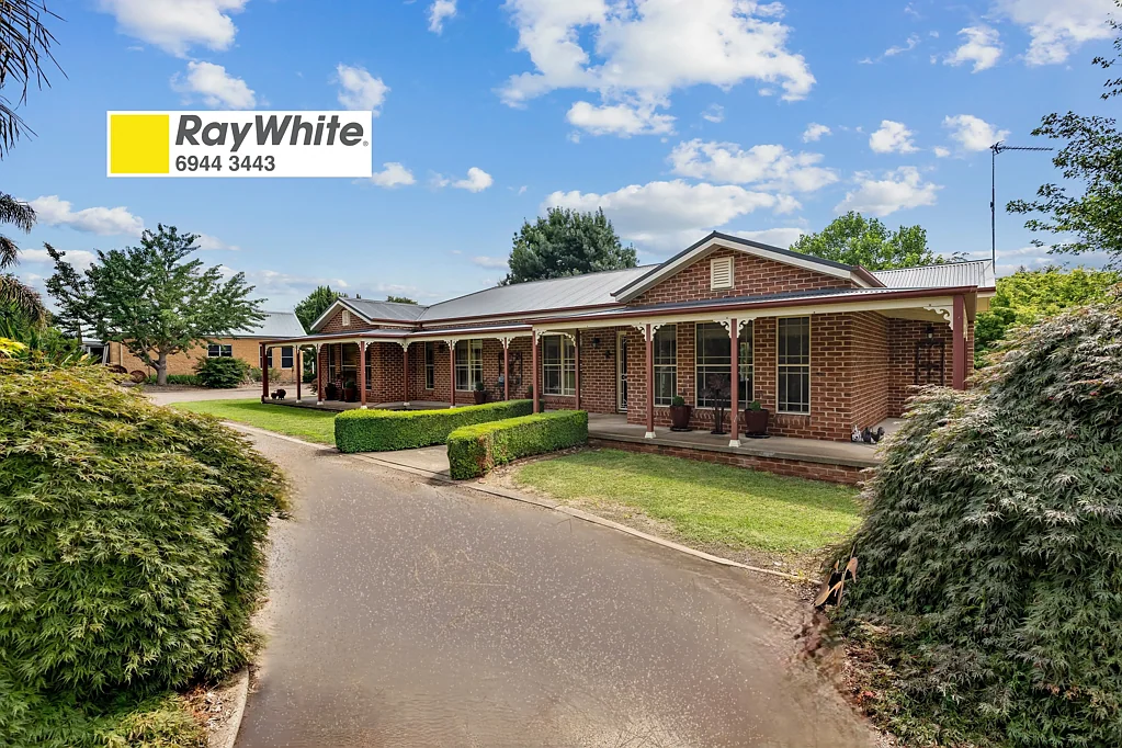 Gundagai 4 Bedroom Town living in a rural setting