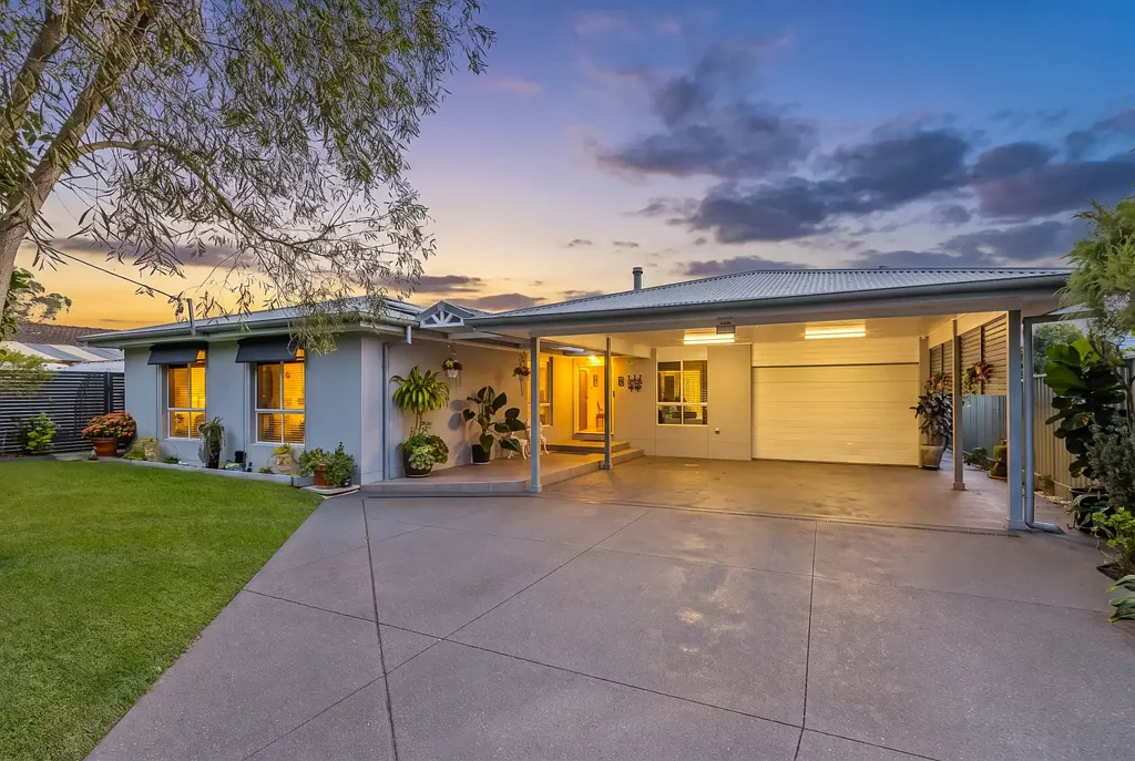 Wyoming 3Kwarto Renovated to Perfection – Simply Move In & Enjoy