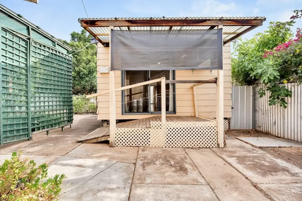Neat, Private & Low-Maintenance — Ideal for a Single or Couple