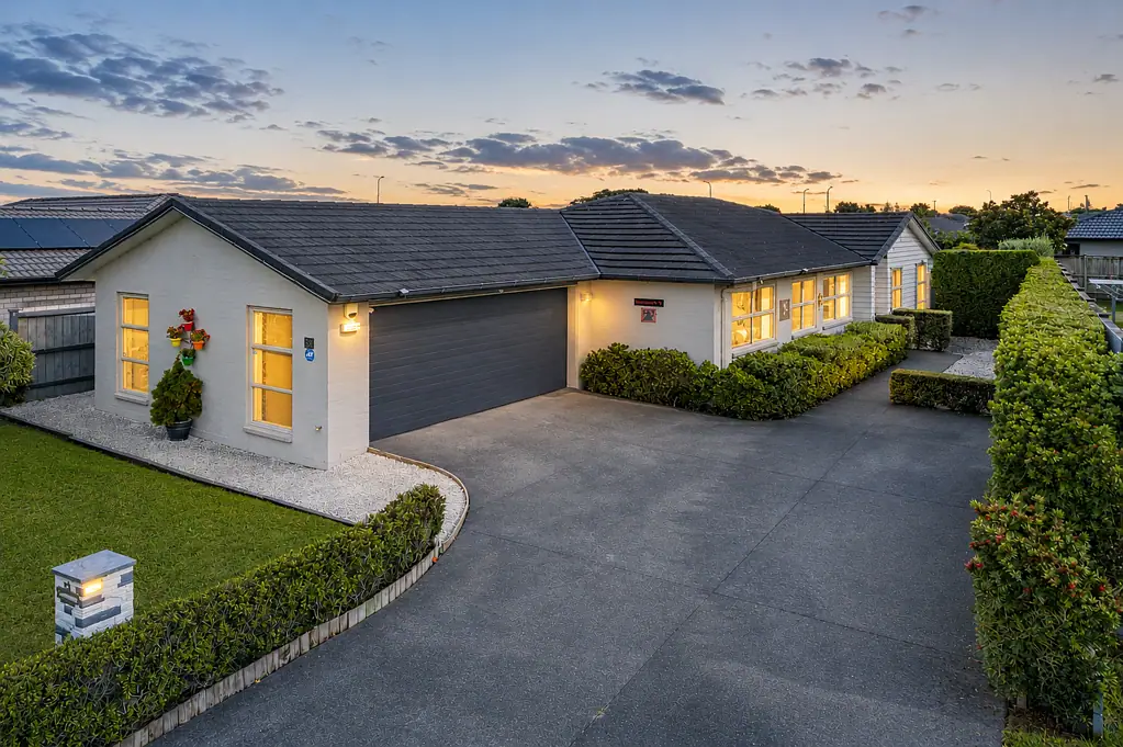 Wattle Downs 4બેડરૂમ Priced To Sell, Modern Fletcher Living