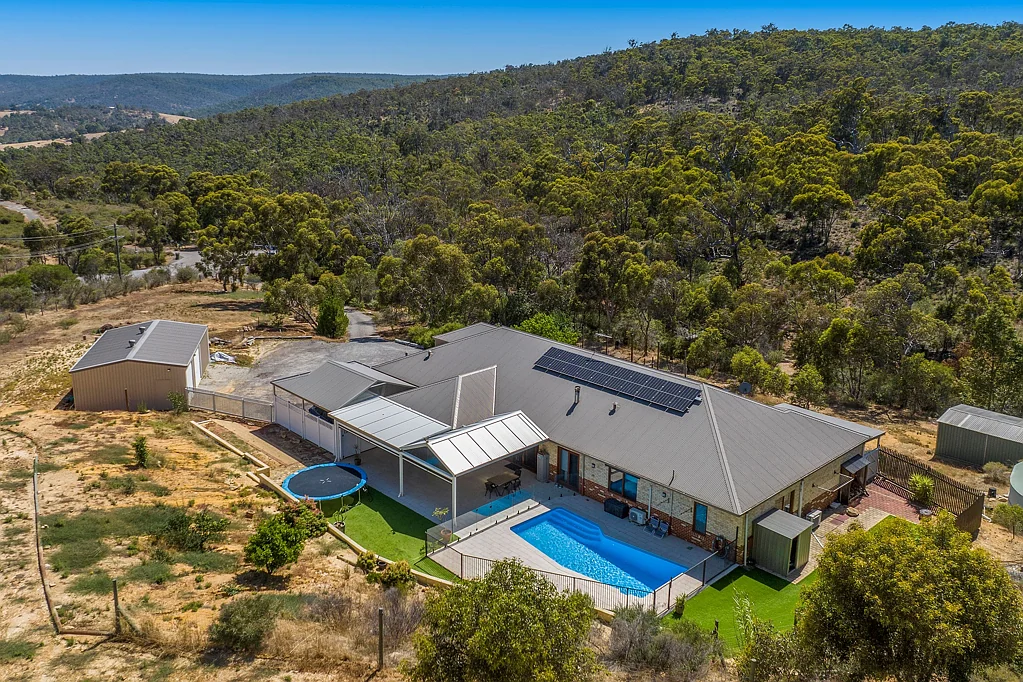 348 Meadowbrook Ramble, Bullsbrook, WA 6084