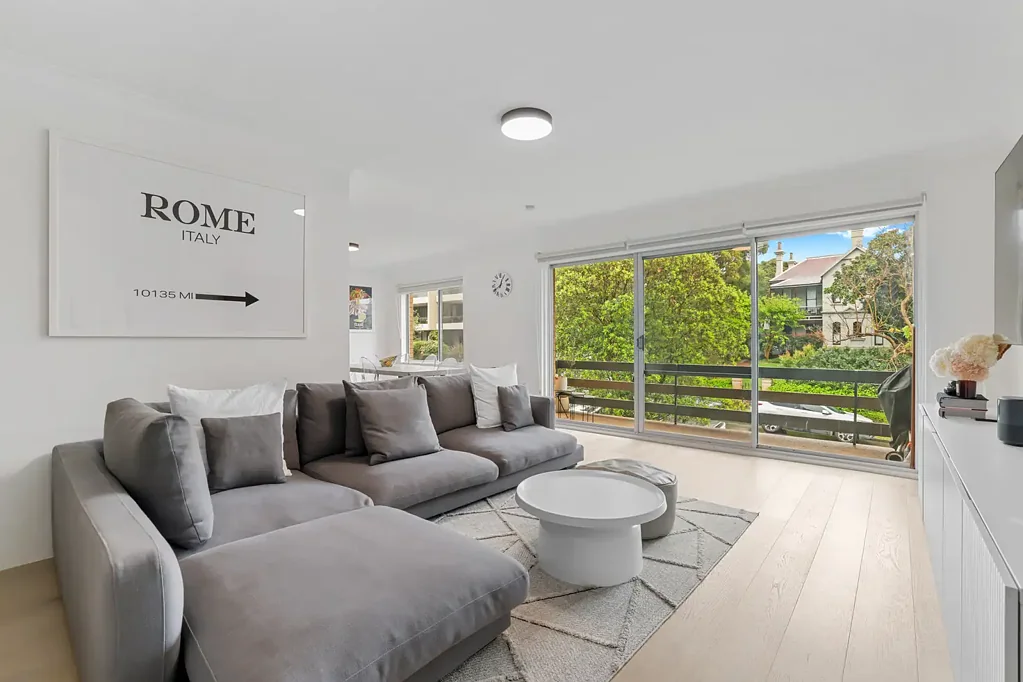 Renovated Split-Level Townhouse With Parking!