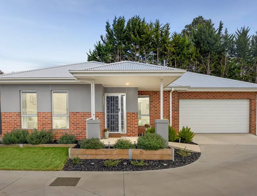 4/4 Gordon Crescent, Romsey, VIC 3434, 3 રૂમ, 2 બાથરૂમ, Unit
