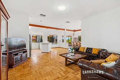 लिविंग रूम - 21 MURCHISON DR, JANE BROOK WA 6056