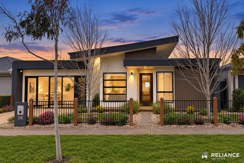 Thornhill Park 4房 豪华样板房生活，卓越娱乐空间与居家办公潜力！ Luxury Ex-Display Living with Exceptional Entertaining & Home Business Potential!