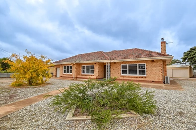 Jamestown 3Zimmer Sophisticated Double Brick Living on a Spacious Double Allotment
