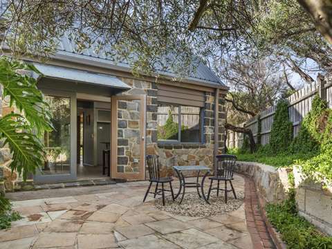Rye 3 Bedroom Back Beach Retreat