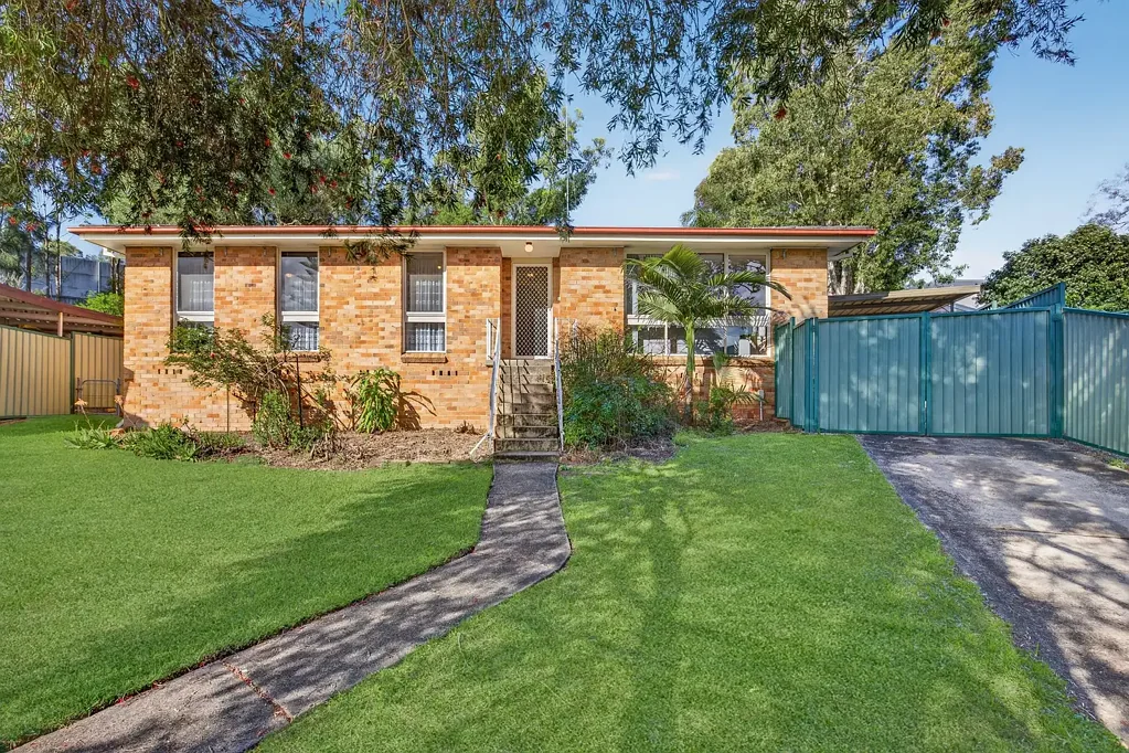 Kings Langley 3房 优越地段，空间宽敞，潜力无限 Prime Location with Space and Potential
