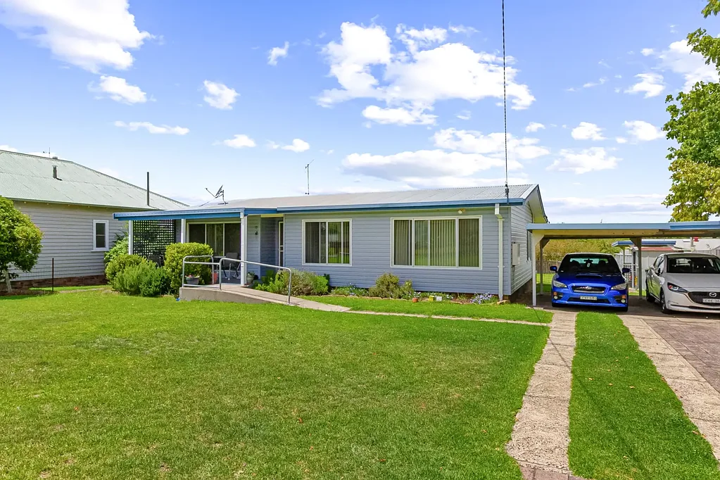 Uralla 3 Bedroom Peaceful & Potential