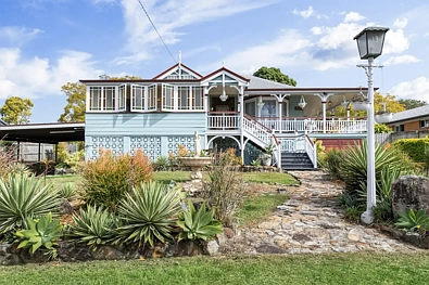 East Ipswich 5બેડરૂમ A Remarkable Piece of Ipswich History with Space for the Whole Family