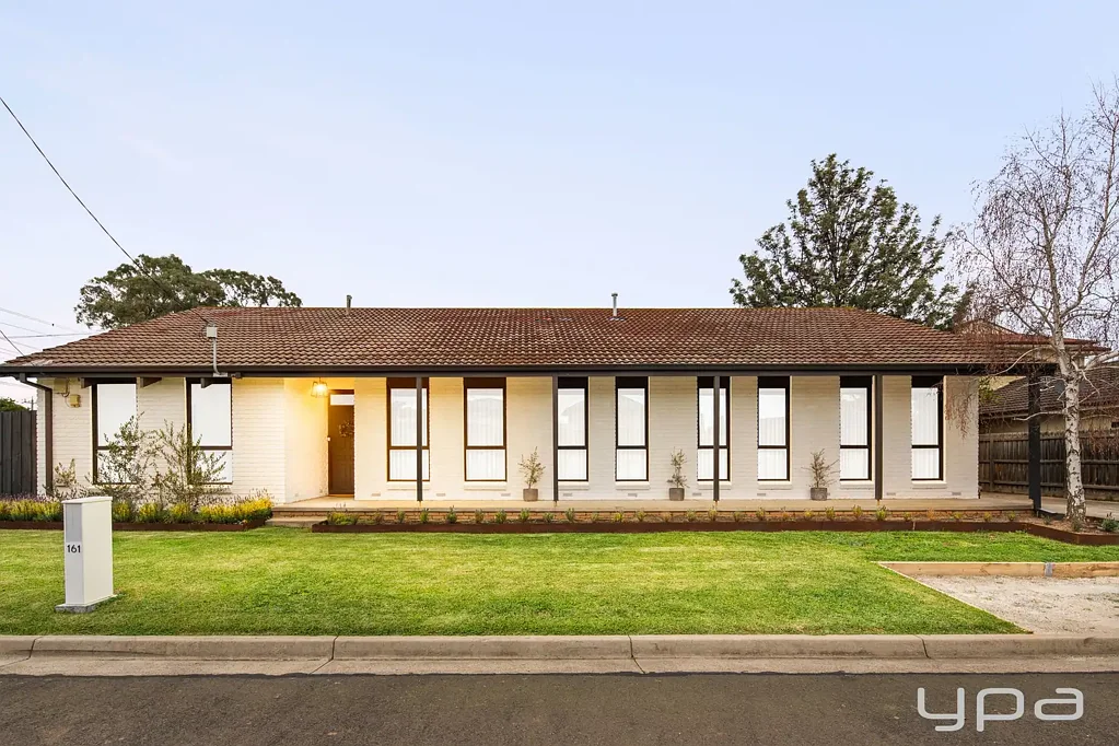Werribee 3غرفة نوم FULLY RENOVATED FAMILY HOME ON A PRIME CORNER ALLOTMENT