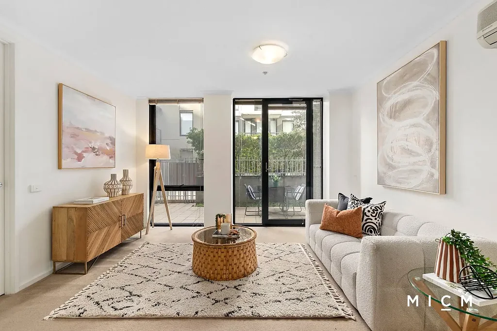 South Melbourne 2બેડરૂમ Oversized Ground-Floor Greatness in a Peaceful Pocket
