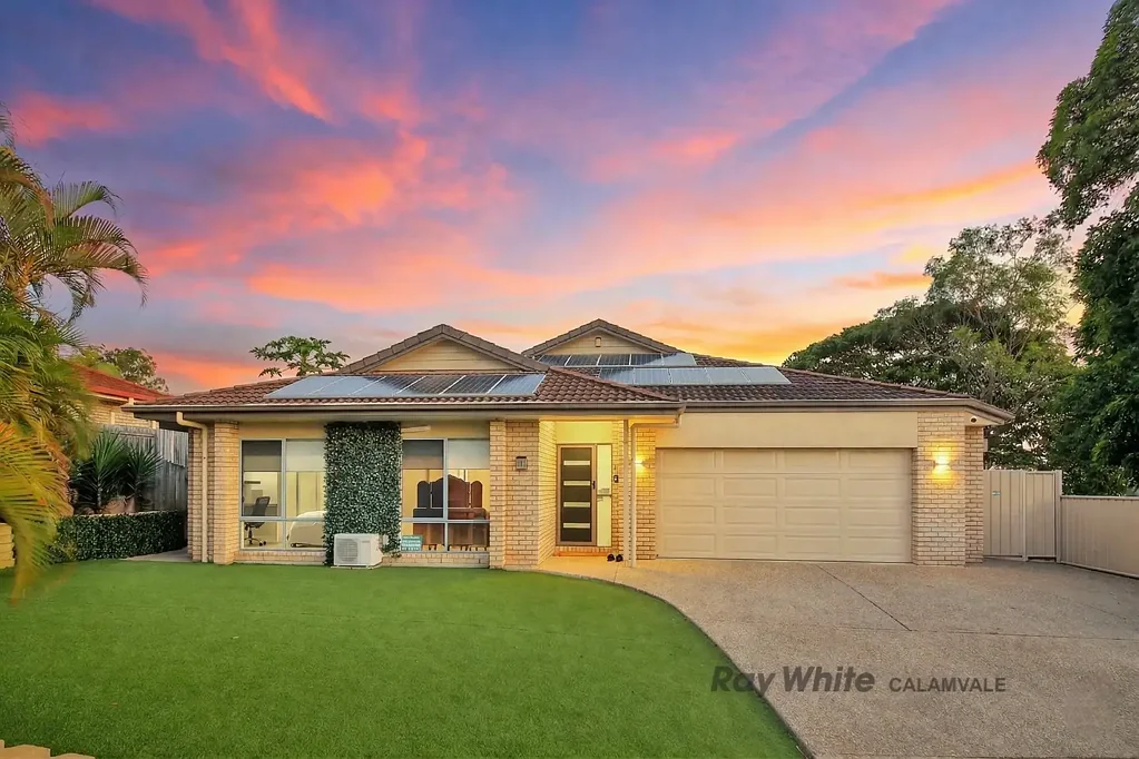 Calamvale 4房 定制优雅与超低维护生活毗邻公园绿地 Custom-Built Elegance Meets Ultra-Low Maintenance Living Adjacent to Parkland