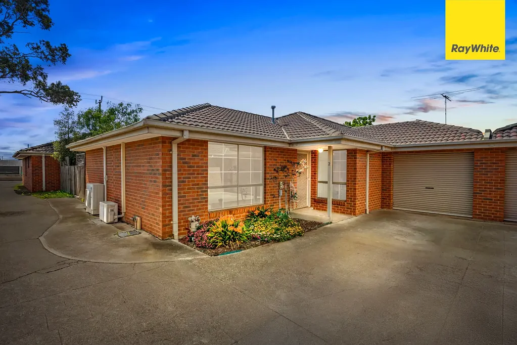 Melton South 3ਬੈੱਡਰੂਮ Low-Maintenance Living in a Prime Location