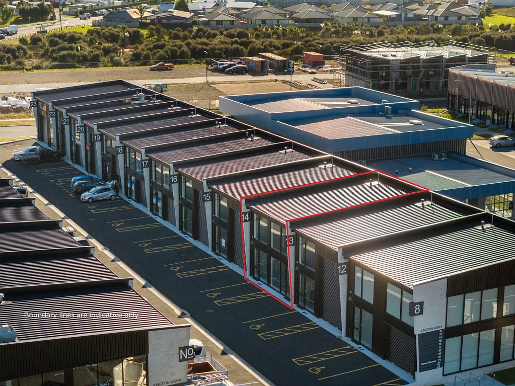 Papamoa A glass frontage unit to love!