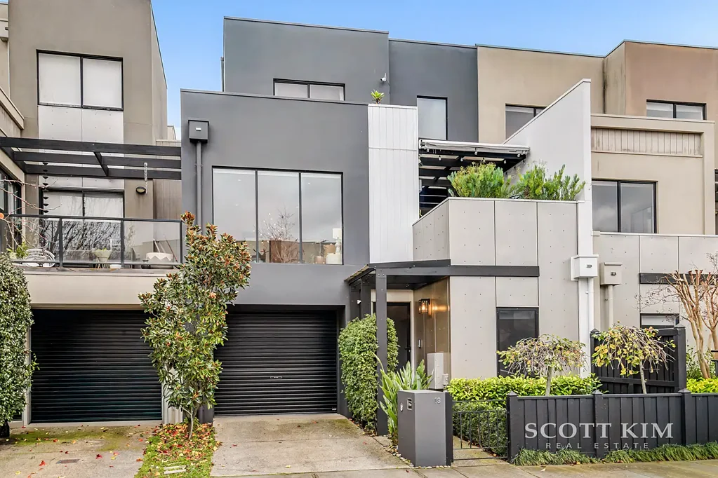 Brunswick East 3ห้องนอน Leafy Family Sanctuary with Sweeping Views and Space