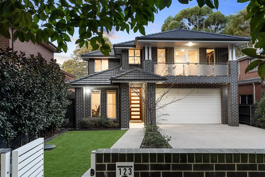 Willoughby 5chambre Immaculate modern sanctuary in a premium Bales Park setting