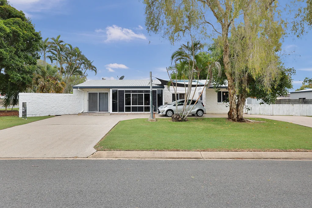1 Barnfield Drive, Andergrove, QLD 4740