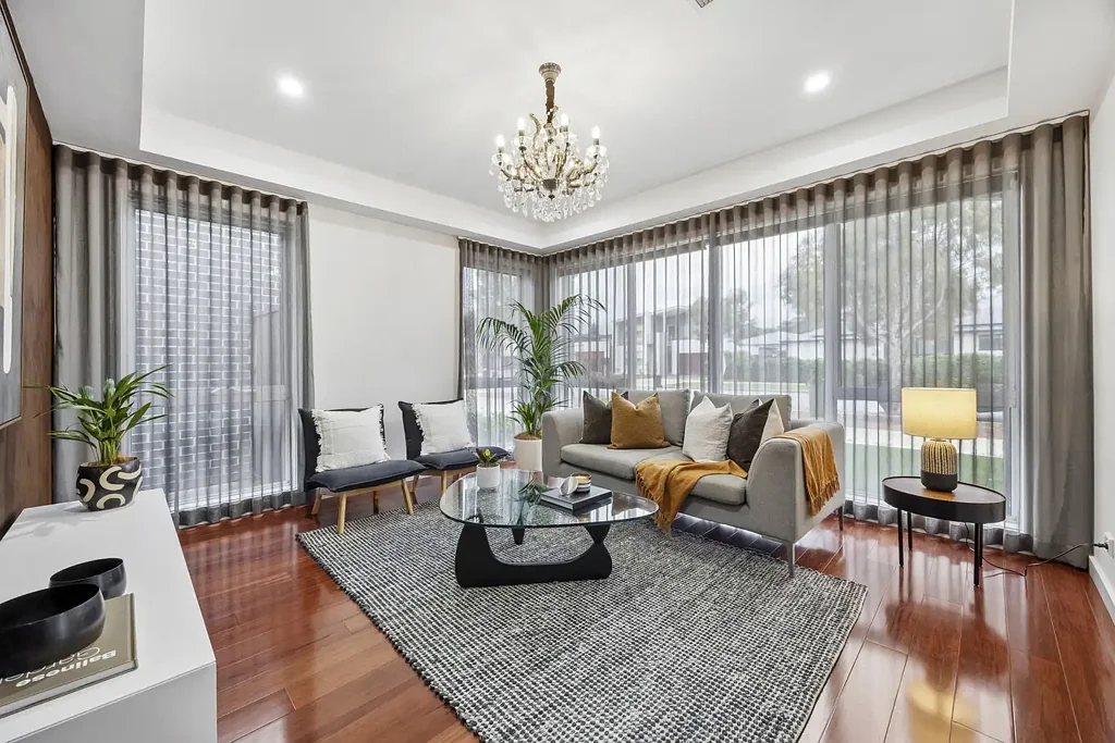 Throsby 4 Slaapkamer Sophisticated Family Living in the Heart of Throsby