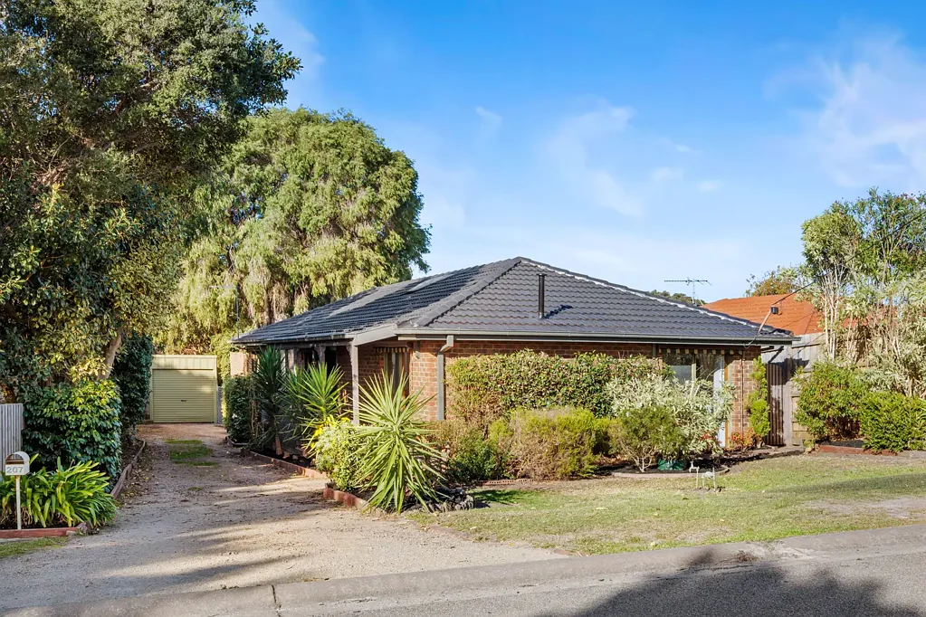 207 Ninth Avenue South, Rosebud, VIC 3939
