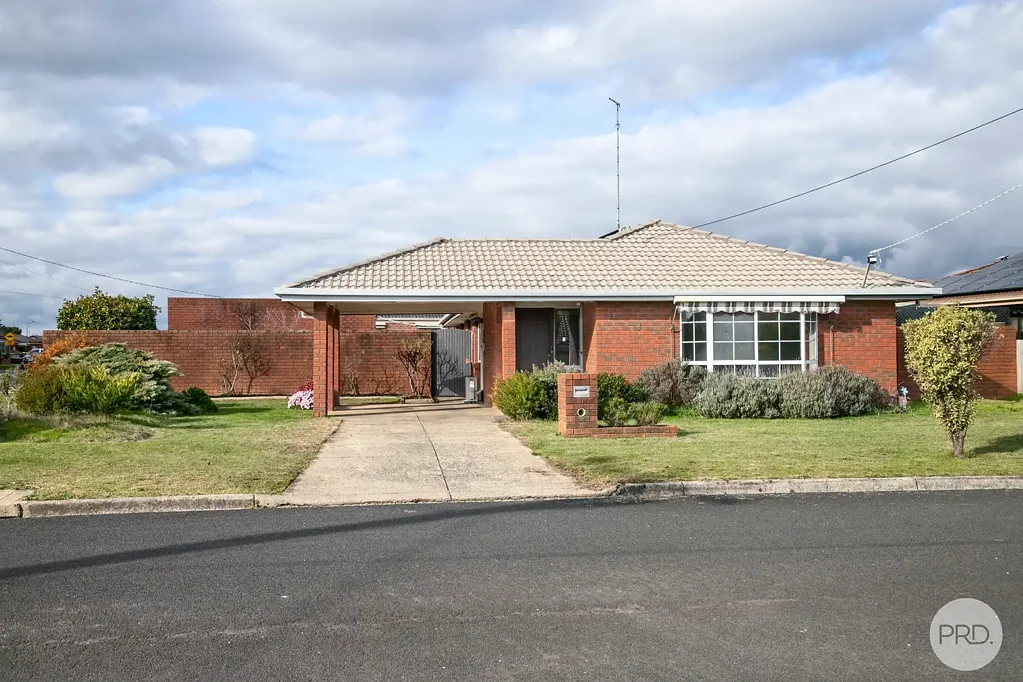 Delacombe 3 Bedroom Low Maintenance Family Home on Large Corner Allotment
