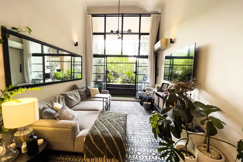 HIGH END APARTMENT + CONCIERGE + LAP POOL + STATE OF THE ART GYM