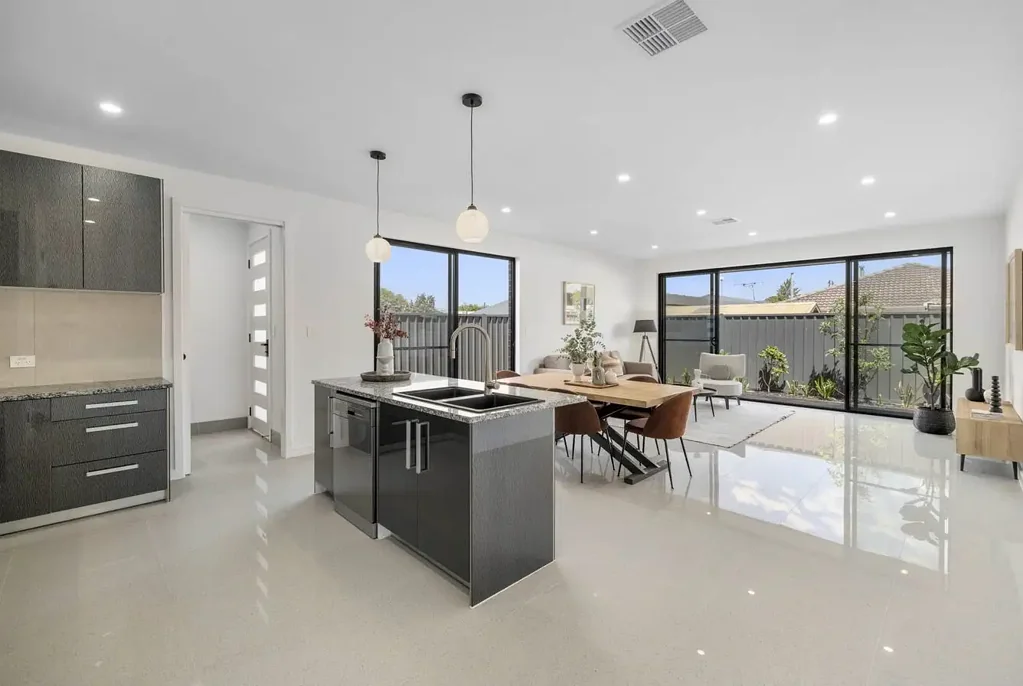 Flinders Park 3房  1 & 2 50A CHOICE OF 2, Experience Easy Care Living.