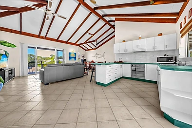 99 Gloucester Avenue, Hideaway Bay, QLD 4800, 4 Schlafzimmer, 2 Badezimmer, House