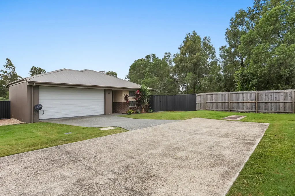 Pacific Pines 4 Slaapkamer INCREDIBLE VALUE - READY TO SELL ON OR BEFORE AUCTION
