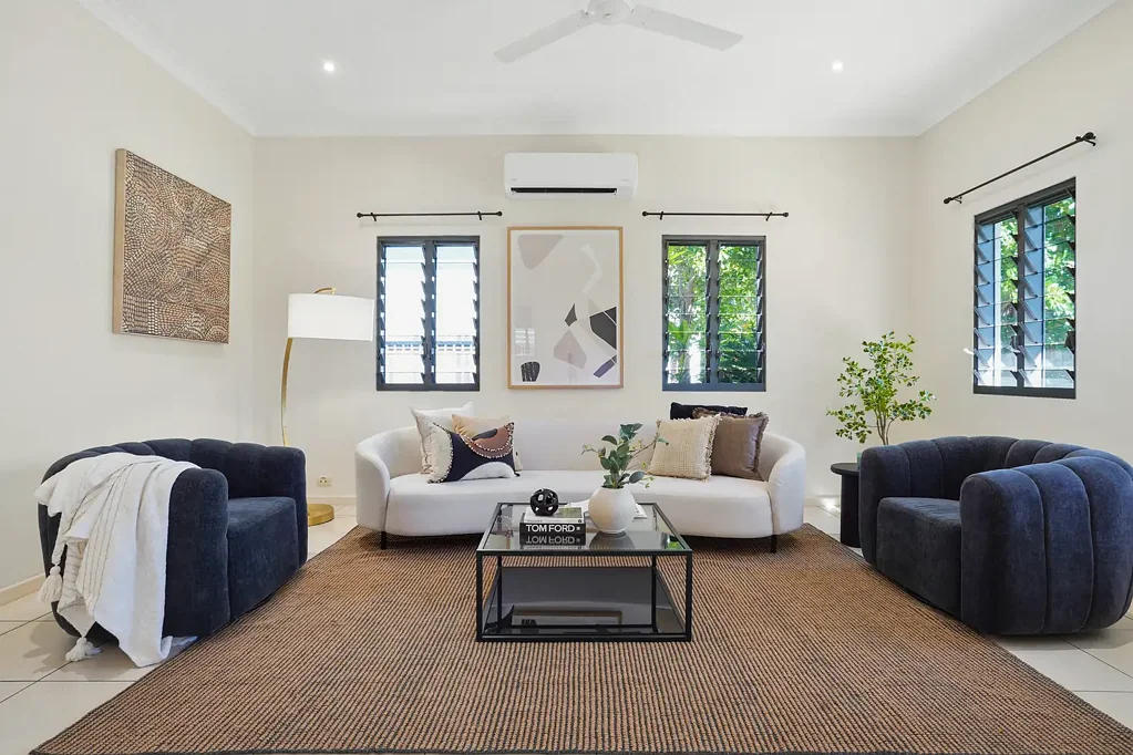 Lyons 4Zimmer Exceptional, Expansive, Elegant Home