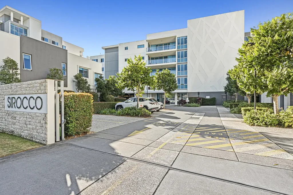 Biggera Waters 1房  Top Floor 1 Bed plus Study Apartment
