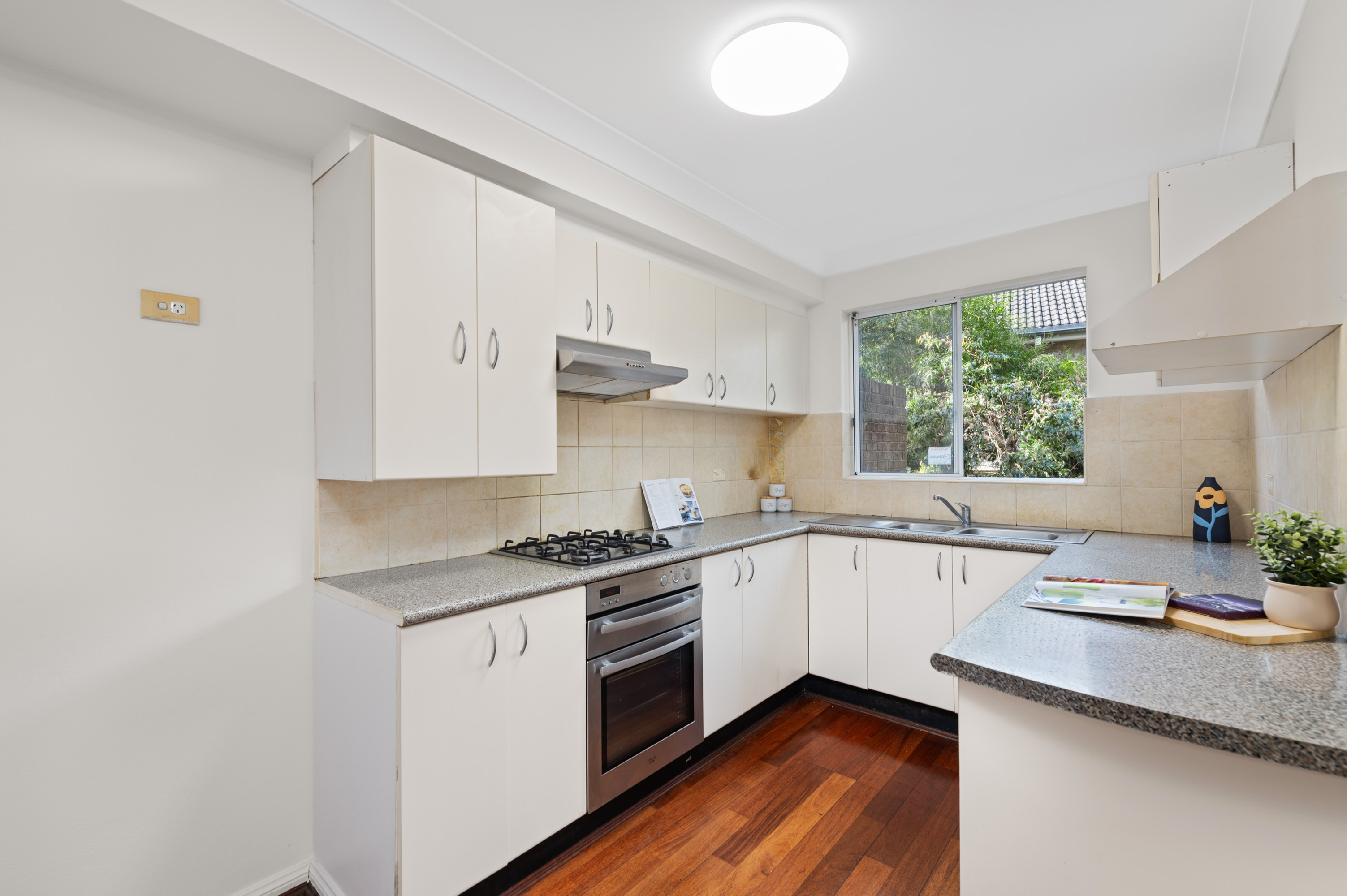 UNIT 12 16-18 BELLBROOK AV, HORNSBY NSW 2077, 0房, 0浴, Unit