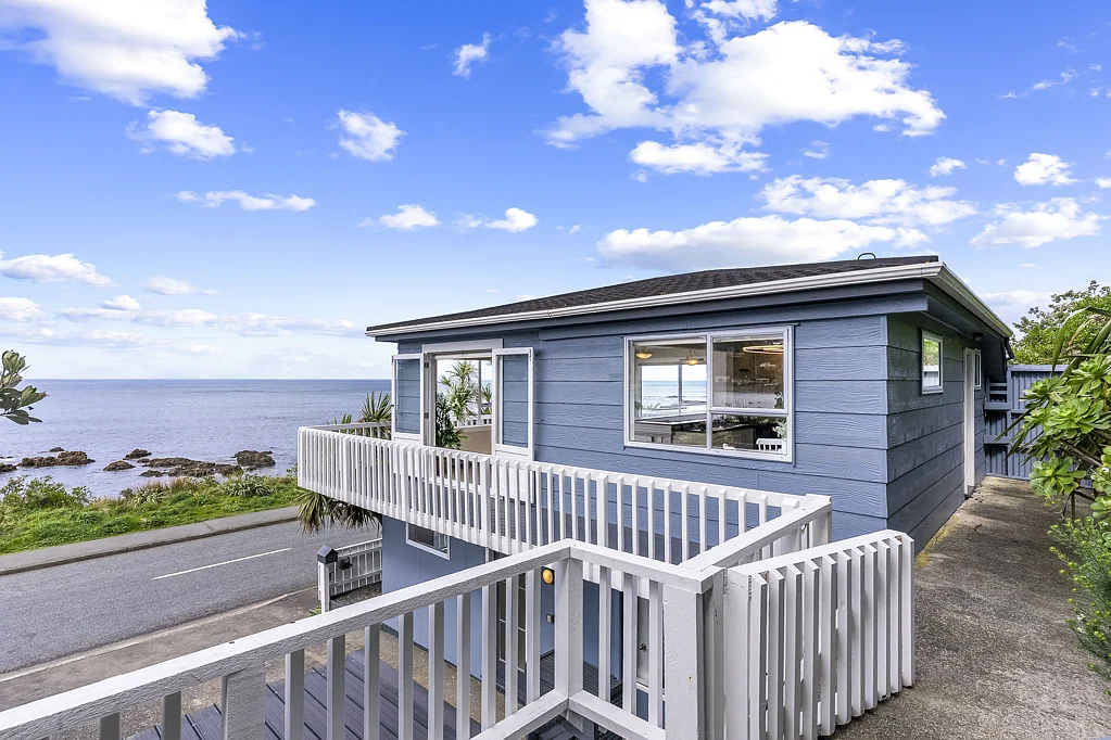 Owhiro Bay 3Kwarto Stylish Coastal Haven + Studio