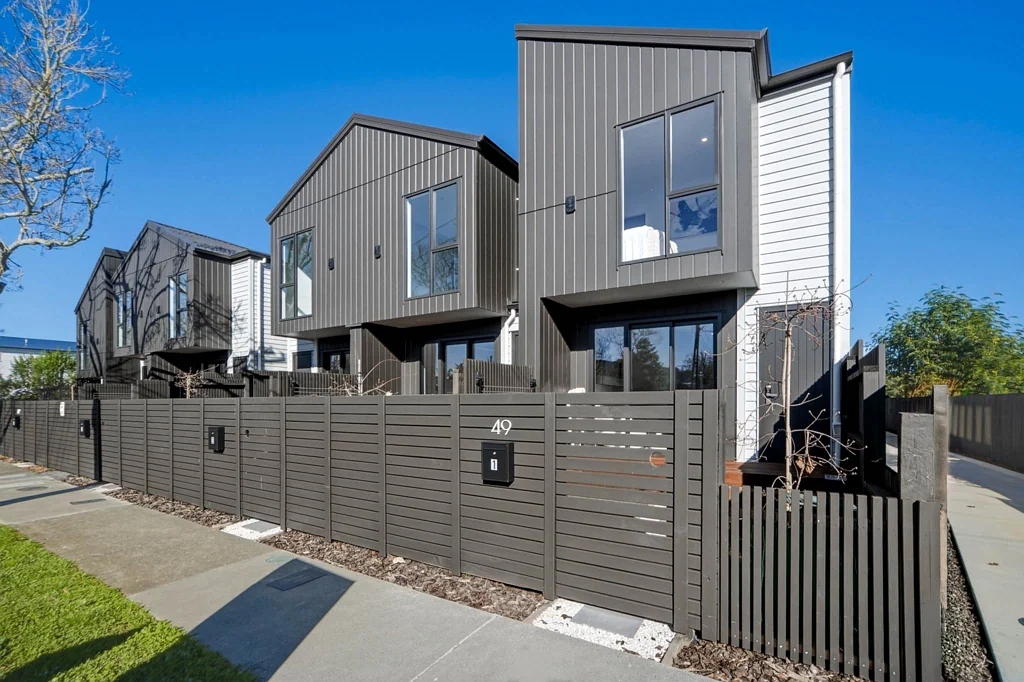 Mount Albert 3Moenga Parkside Living in a Prime Mt Albert Location