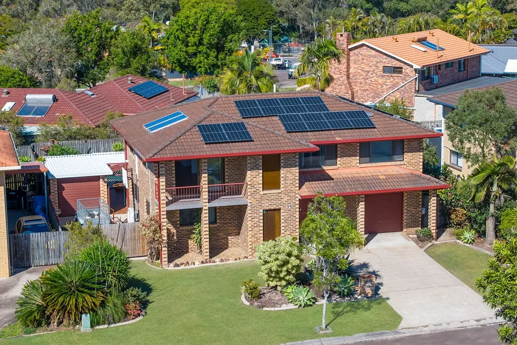 Carindale 4 Bedroom Highset Family Home in a Prime Carindale Location