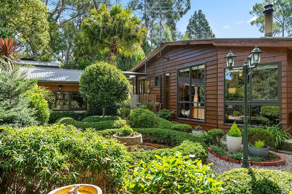 Bridgewater 3房  Find your forever; an extraordinary Hills sanctuary where nature and architecture move as one…