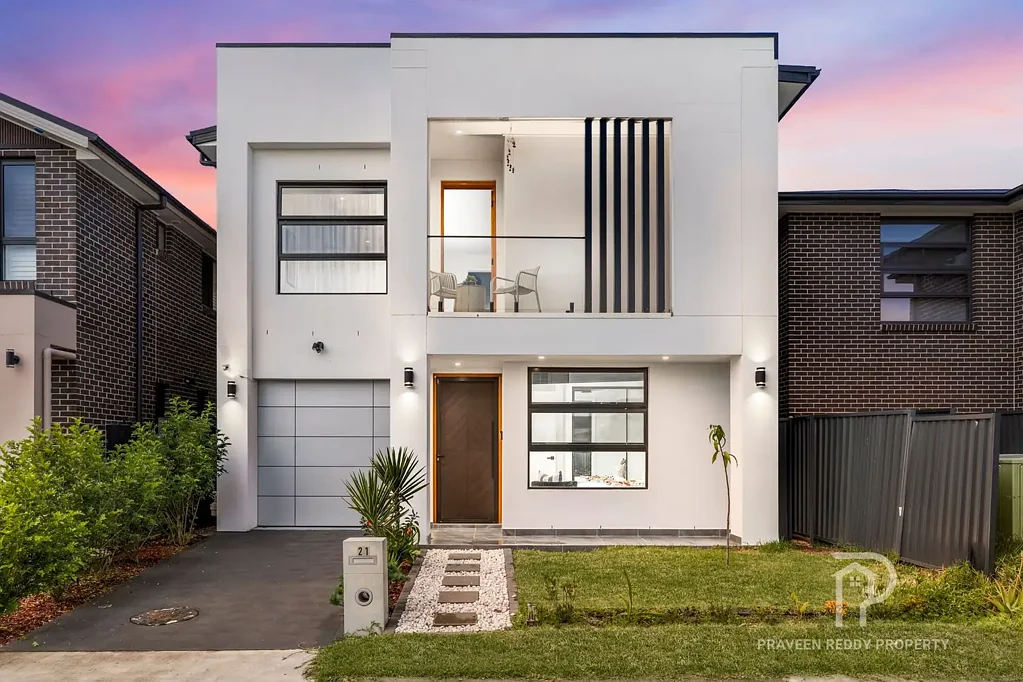 Marsden Park 4 Bedroom Custom Built 4 Bed 3 Bath Premium Multi Generational Home !!