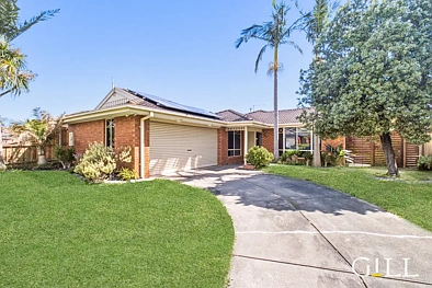 Berwick 3Kwarto Beautifully Presented Family Home with Multiple Living Areas & Fantastic Outdoor Entertaining!