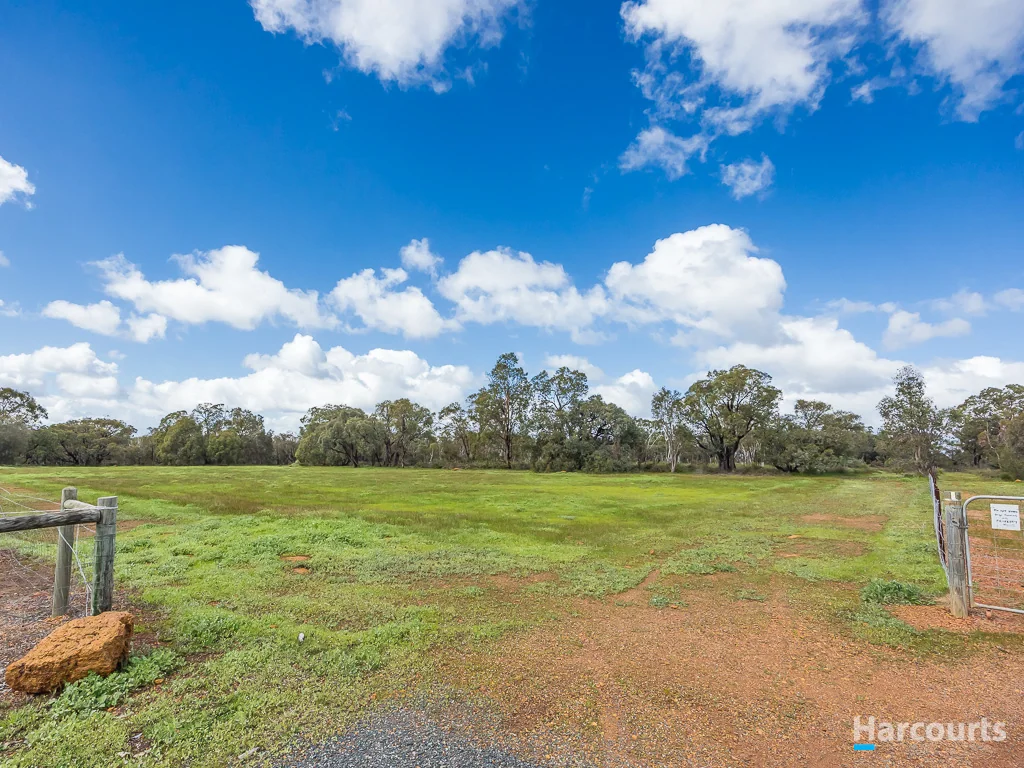 154 Chardonnay Dr, Lower Chittering, WA 6084