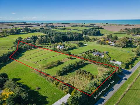 Fairview  Dream big - location, lifestyle & views!