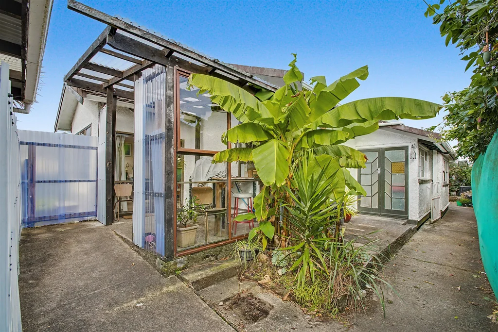Westport 2房  Character home in a convenient location