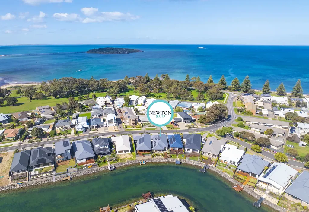 13 Harbour View Tce, Victor Harbor, SA 5211