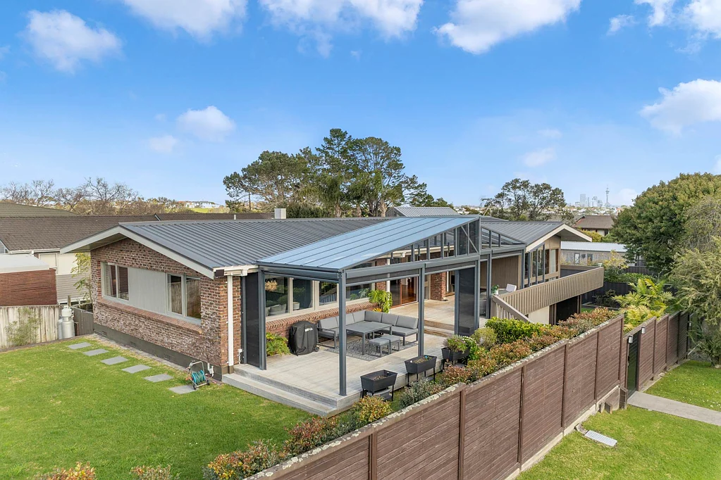 Hauraki 4 Slaapkamer Secure, Spacious and Full of Surprises