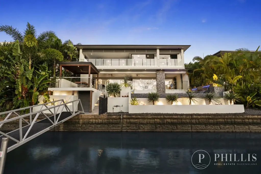 Hope Island 8房  3-level North-facing Riverfront Mansion | 20-car garage