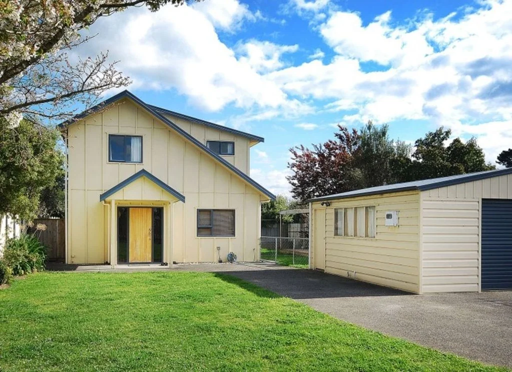 Modern 3-Bedroom Home with Ensuite & Large Garage