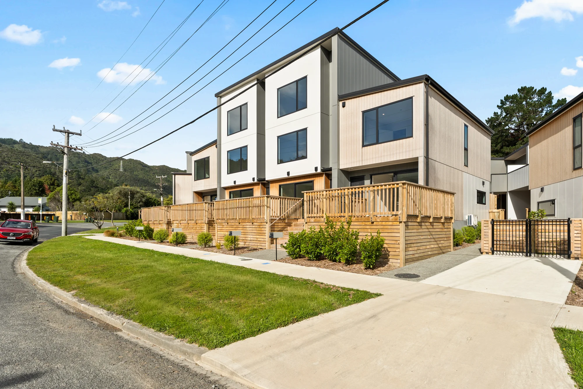 Stokes Valley 4Habitaciones New Larger 4 Bedroom Quality Townhouses. Rare.