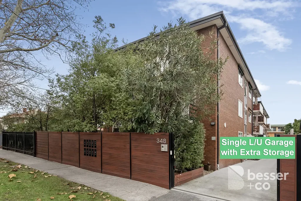 St Kilda East 2침실 Restful and Renovated with a Garage