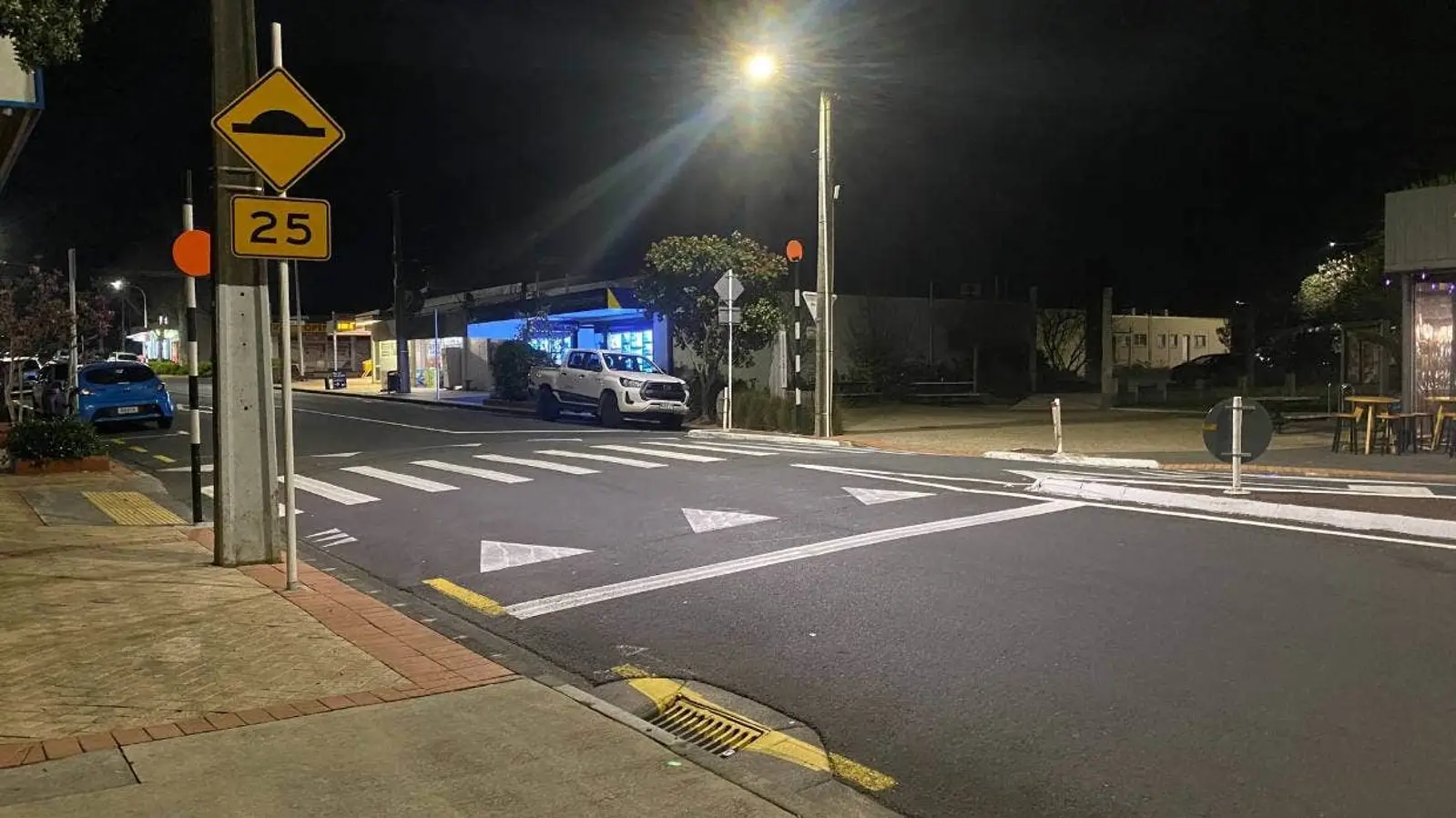奥克兰北岸发生严重车祸，两名儿童被紧急送往医院